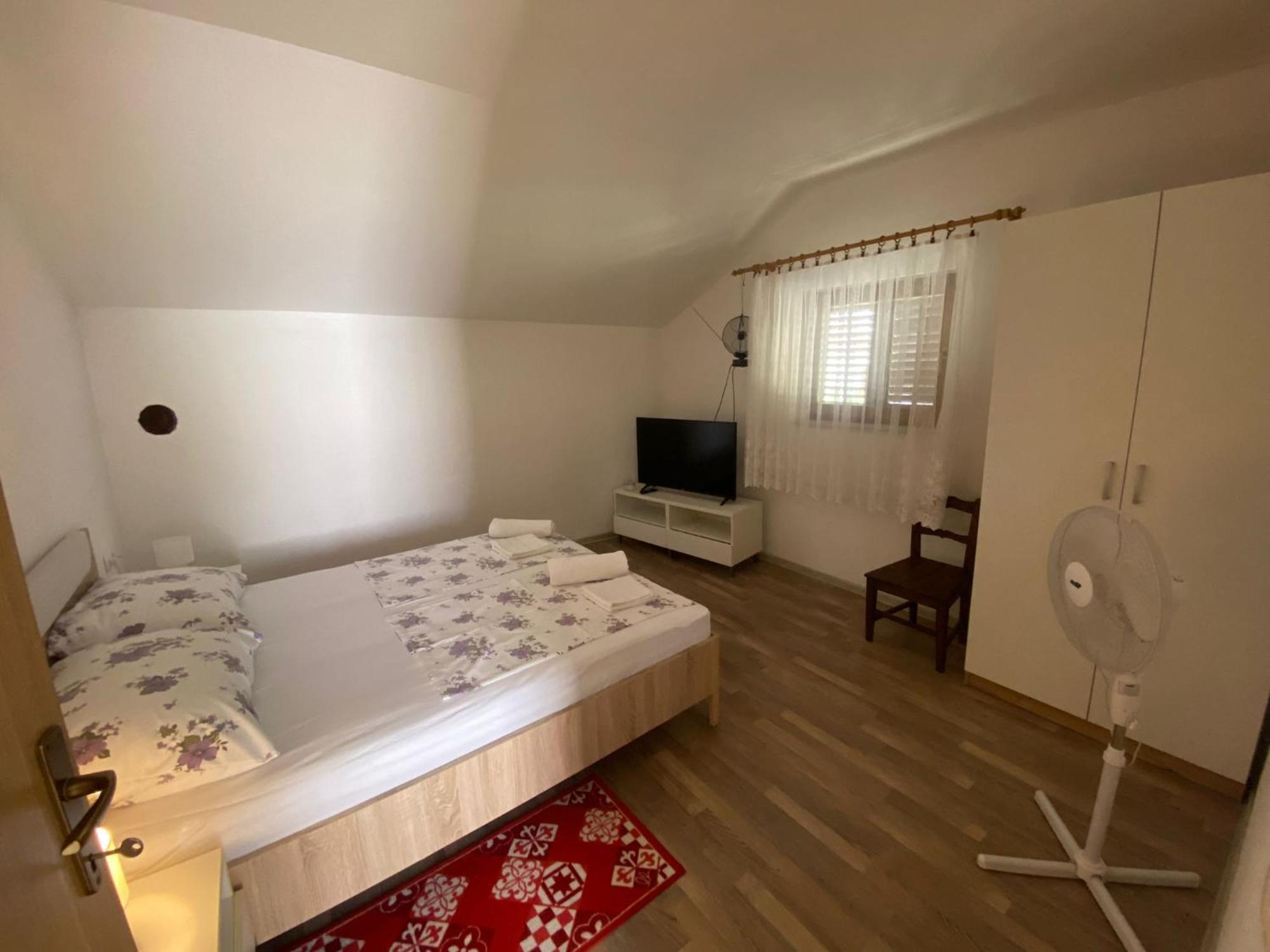 Apartmani Anka Горни-Карин Экстерьер фото