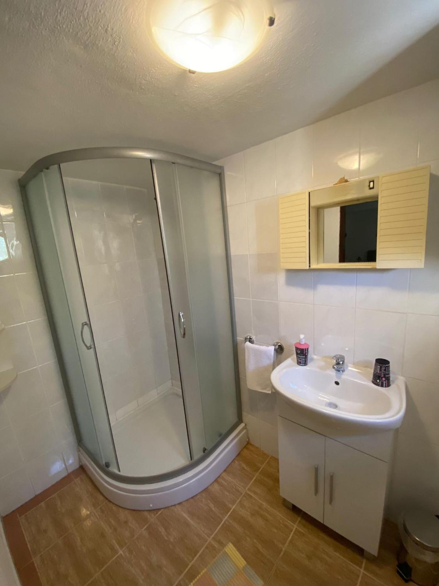 Apartmani Anka Горни-Карин Экстерьер фото